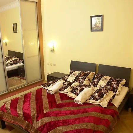 P&J Apartamenty Św. Krzyża-2